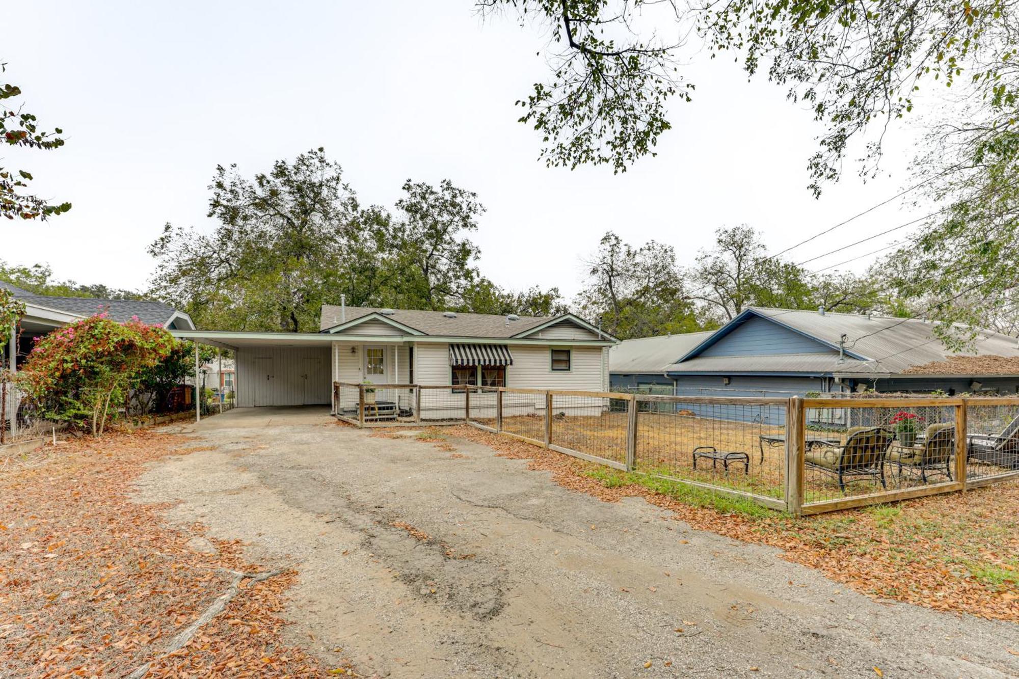 Walk To Ut Central Austin Home With Fenced Yard! Exterior photo